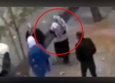 فیلم لحظه بلعیده شدن زن کرمانشاهی و بچه اش در پیاده رو ، مردم شوکه اند