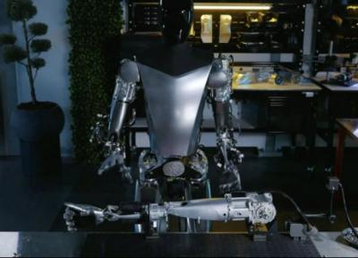 ماسک انتظار دارد روبات های تسلا تبدیل به کسب و کاری بسیار بزرگتری نسبت به بخش خودروسازی اش شوند!